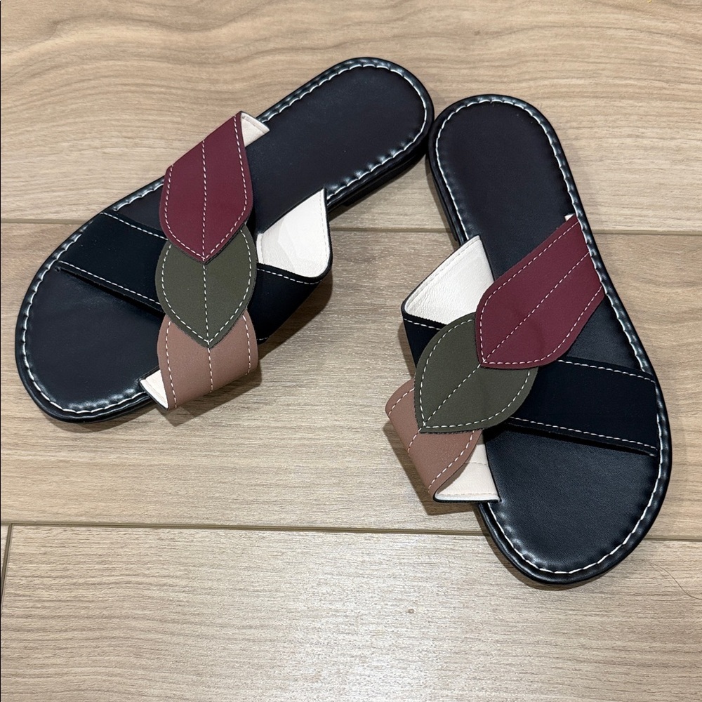 Women’s Multicolor Leaf-Accent Slide Sandals - Black Footbed